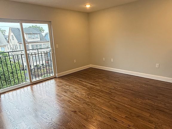 5th image of 419 N 7th St #3