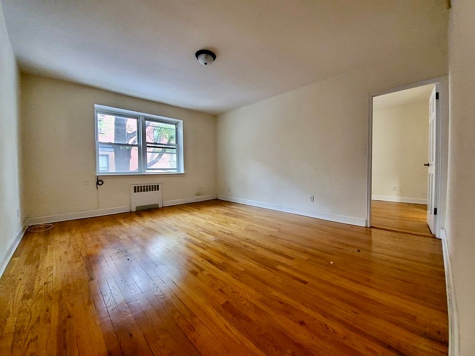 2nd image of 128 E 91st St APT 1F