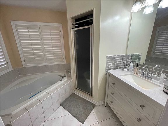 3rd image of 81 Longwood Ave