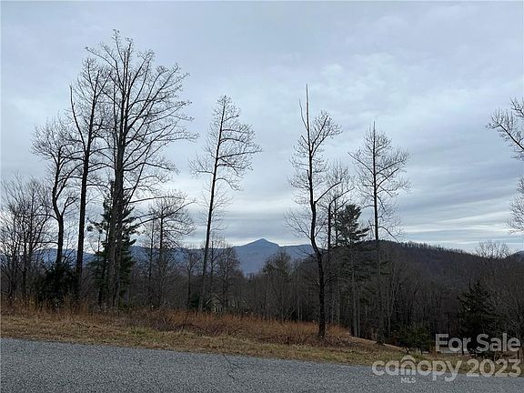 5th image of 32 Grand Oaks Dr