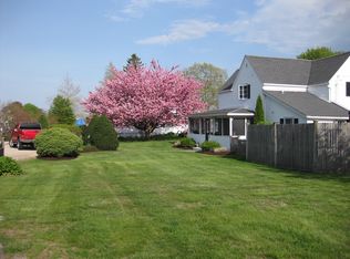 3 Beach Ave, Niantic, CT 06357