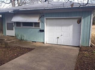 1207 N 4th St, Monett, MO 65708