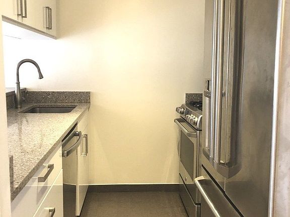 4th image of 275 W 96th St APT 8M
