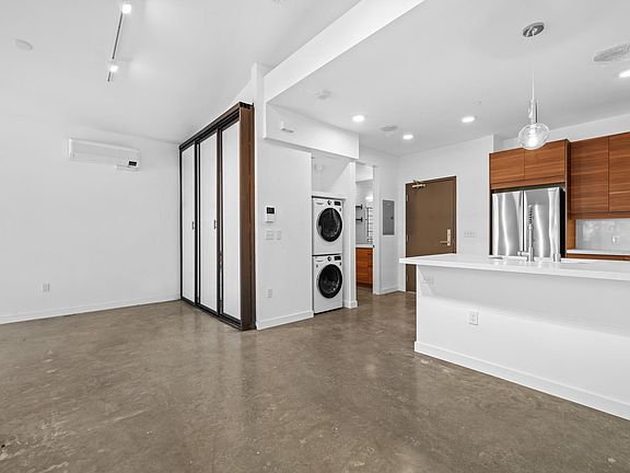 3rd image of 2729 Wilshire Blvd #6e9f654d6