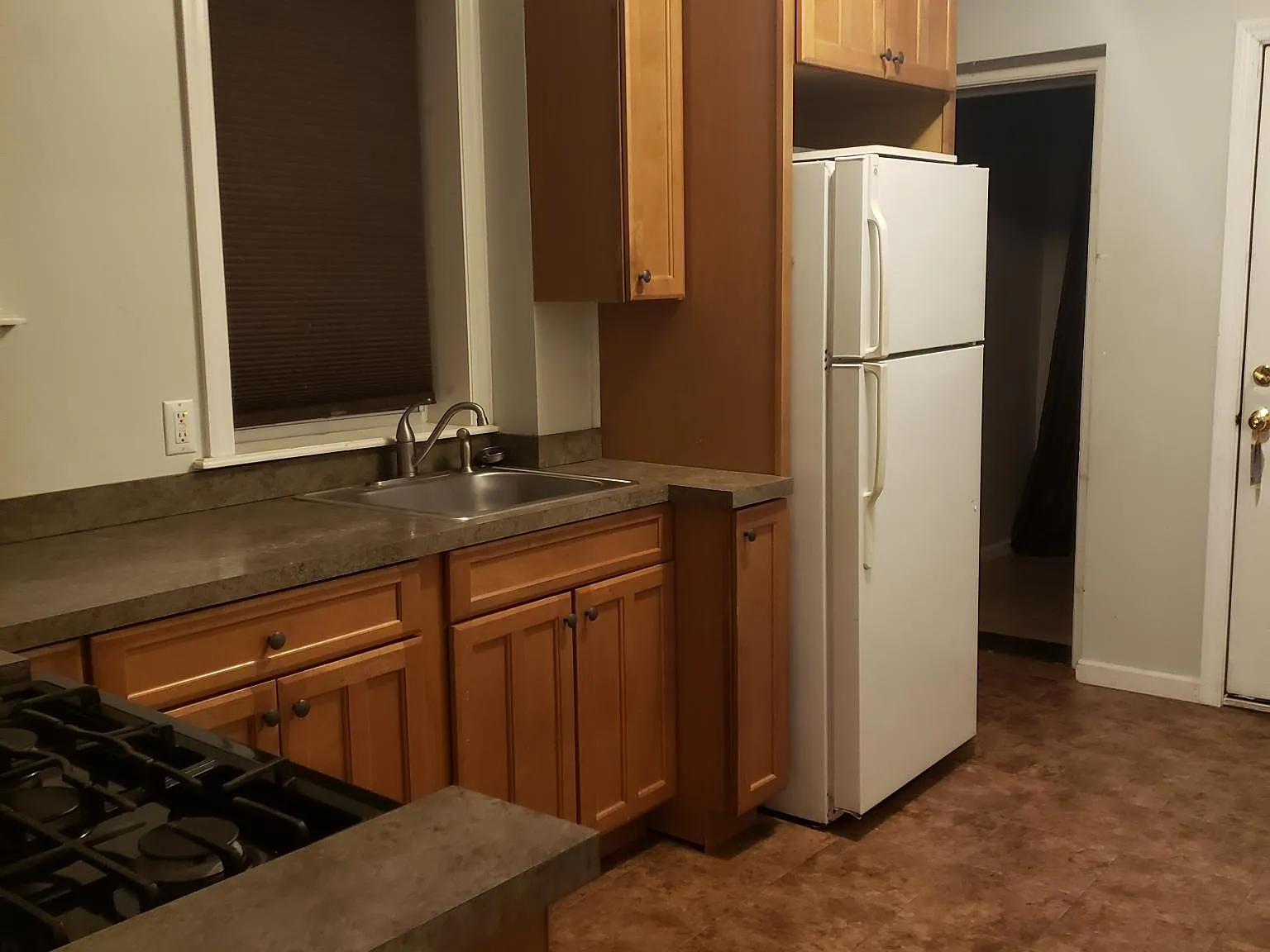 2 bed, 1000 sqft, $2,100 — Photo 2