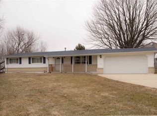 406 E Hill St, Mount Morris, IL 61054