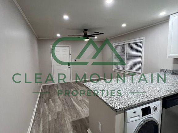 5th image of 300 Brook Glenn Rd APT 8