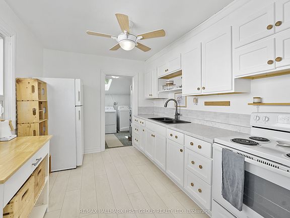 5th image of 178 Stuart St