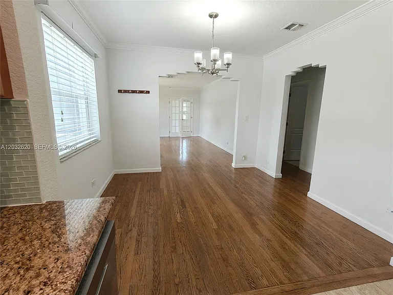 470 SW 25th Rd — Photo 6