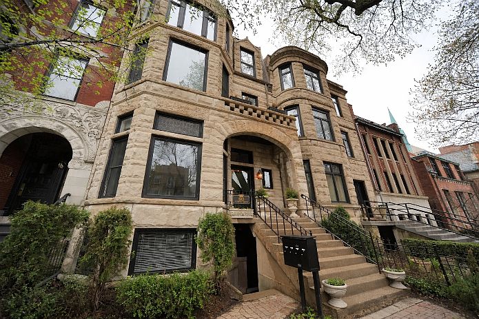 1st image of 641 W Fullerton Pkwy APT 3