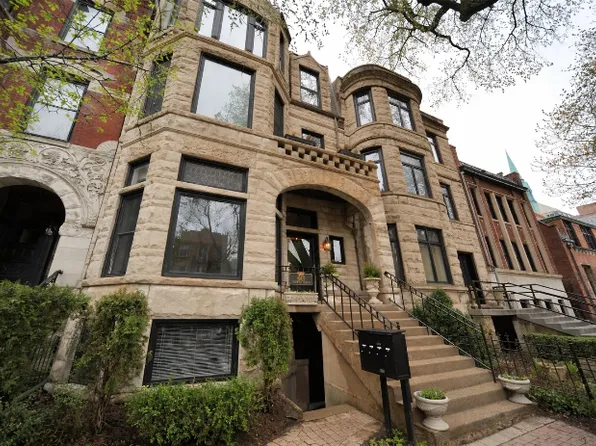 641 W Fullerton Pkwy APT 3, Chicago, IL 60614