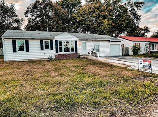 103 S County Line Rd, Windsor, MO 65360