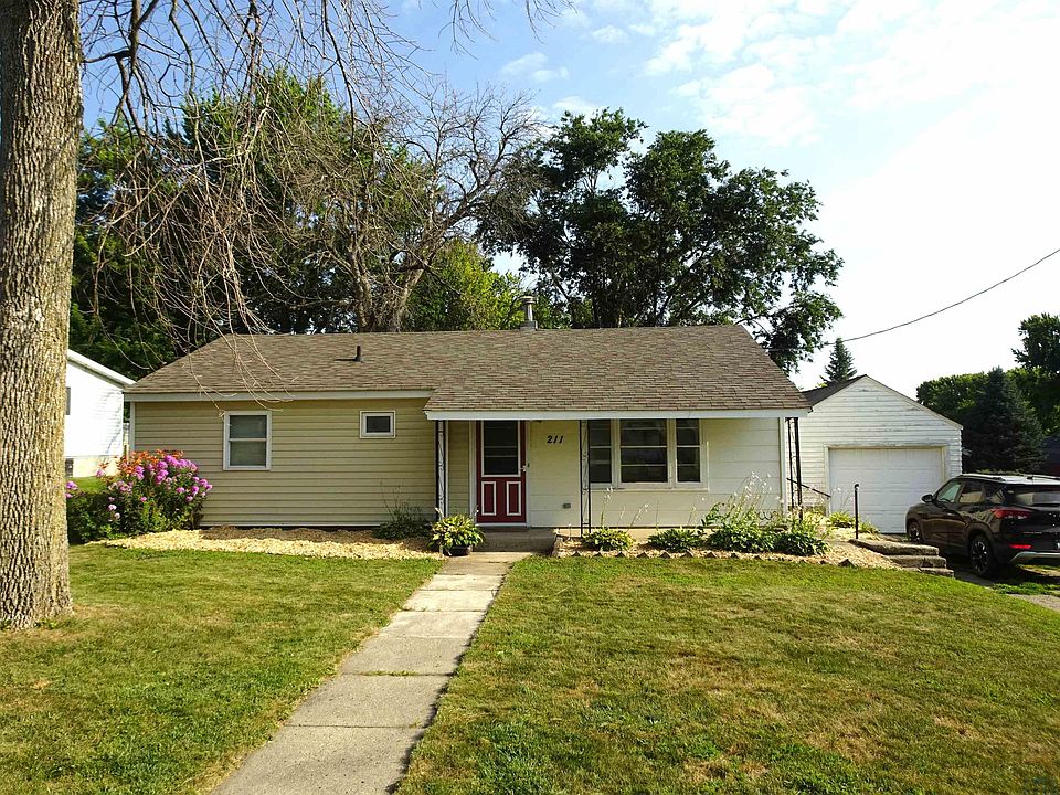 1st image of 211 E Grand Ave