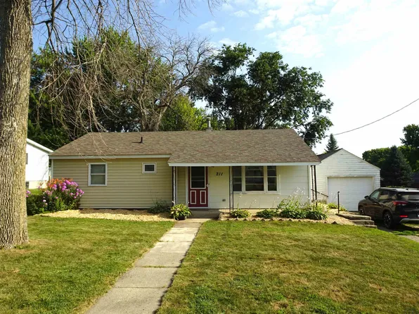 211 E Grand Ave, Paullina, IA 51046
