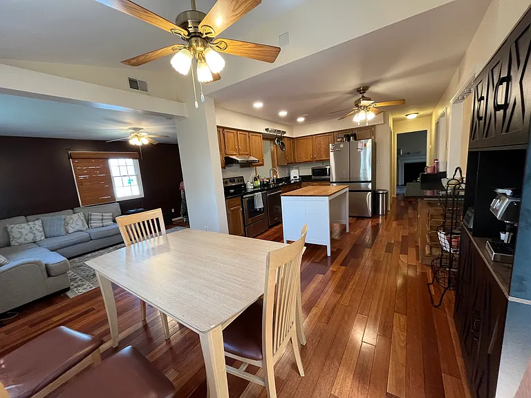 5820 Silchester St — Photo 25