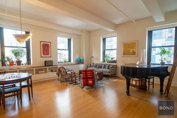 Rented by Bond New York | media 1