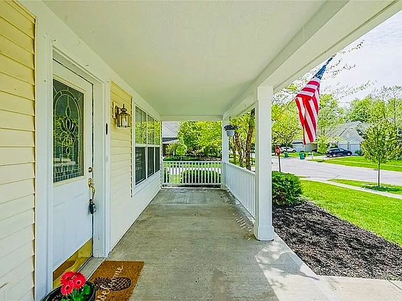 3rd image of 14953 Montclair Dr