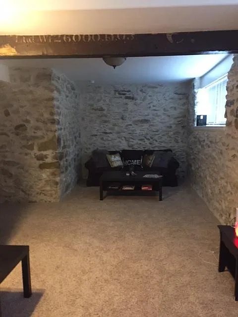 1 bed, 1100 sqft, $1,100 — Photo 3