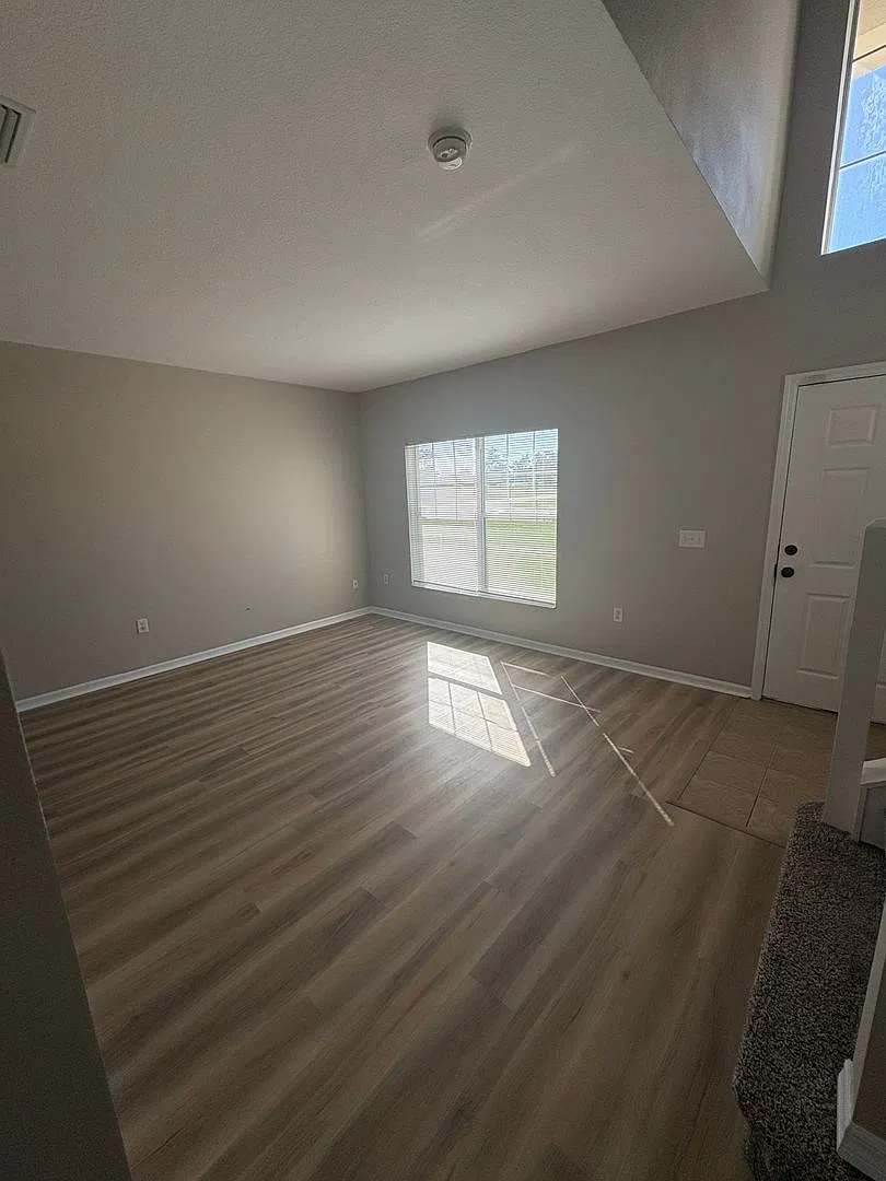 Bright & Spacious 4-Bed, 2.5-Bath Corner Home in Poinciana! — Photo 4
