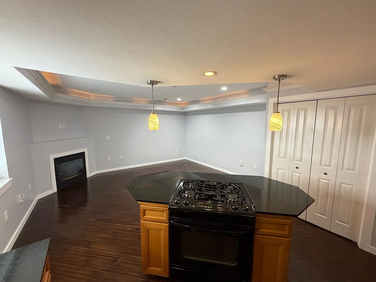 Manor Apartments — Photo 3