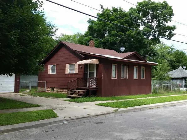 1615 Quincy St, Rockford, IL 61103