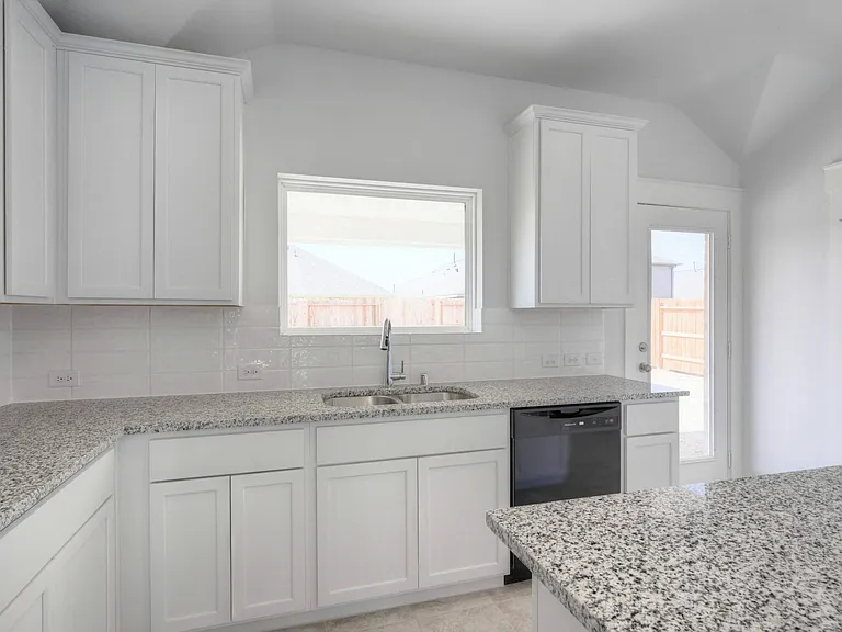 21251 Shore Bluff Dr — Photo 12