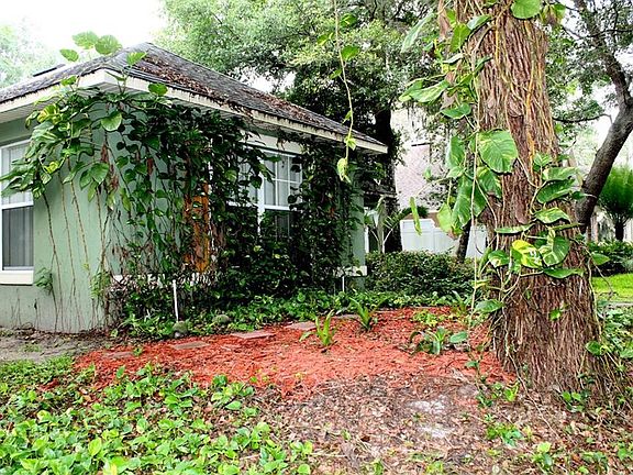 2nd image of 212 Hideaway Ct
