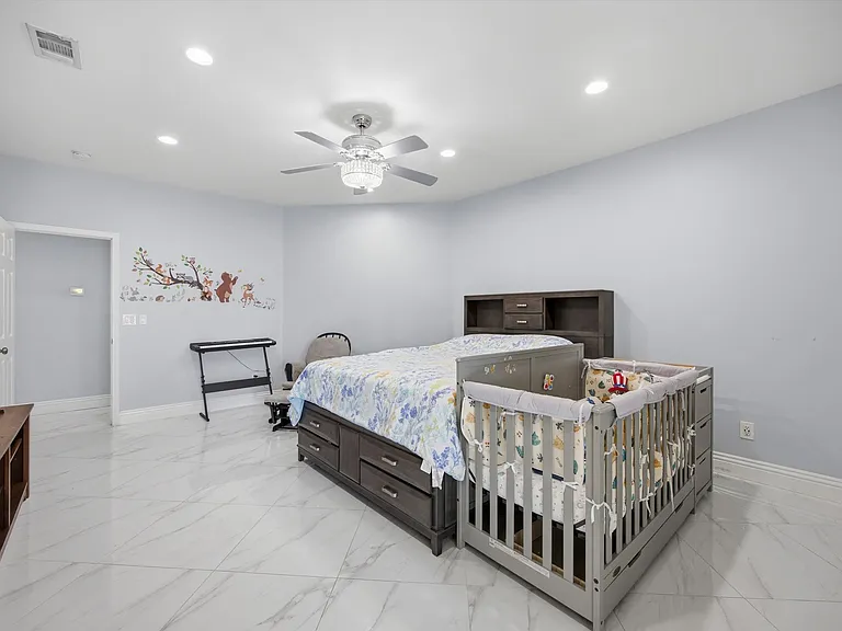 10721 Loughton Ave — Photo 30