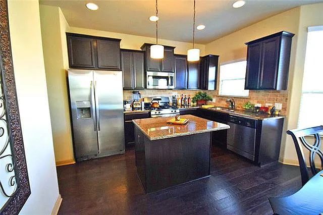 10504 Branden Ct — Photo 8