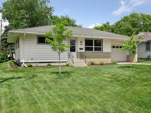 209 4th St E, Jordan, MN 55352