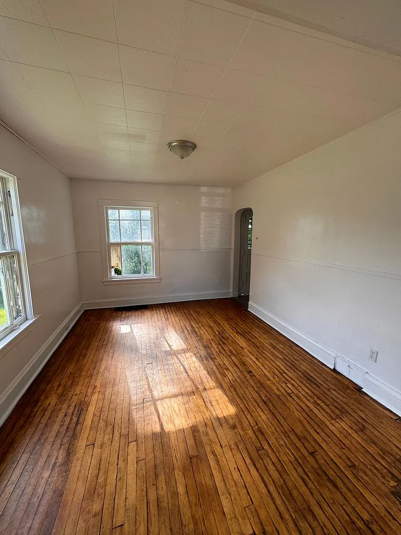 326 Shenango — Photo 3