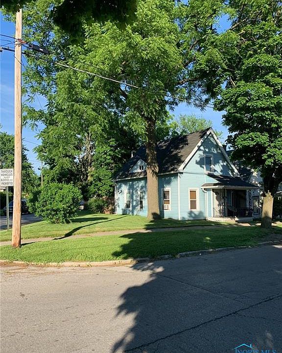 2nd image of 1818 Mulberry St