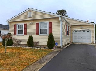 18 Davenport Rd W, Toms River, NJ 08757