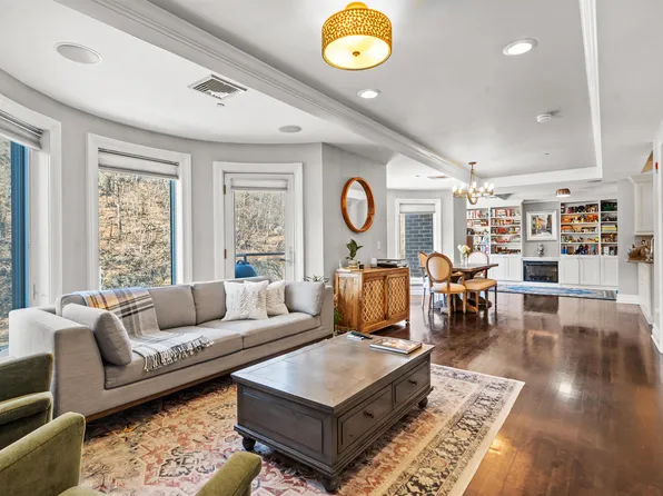 33 Cambridge Way, Weehawken, NJ 07086