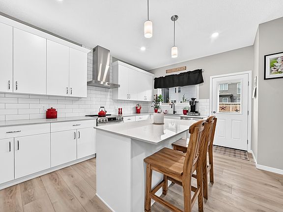 4th image of 17550 63a St NW