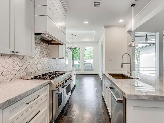 5th image of 2314 Gardenia Dr