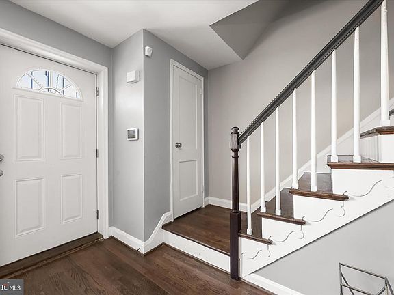 3rd image of 1024 Wedgewood Rd