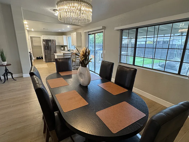3732 N Taylor Dr — Photo 81