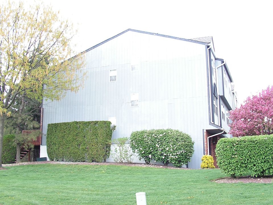 2nd image of 17 Wyndham Ct
