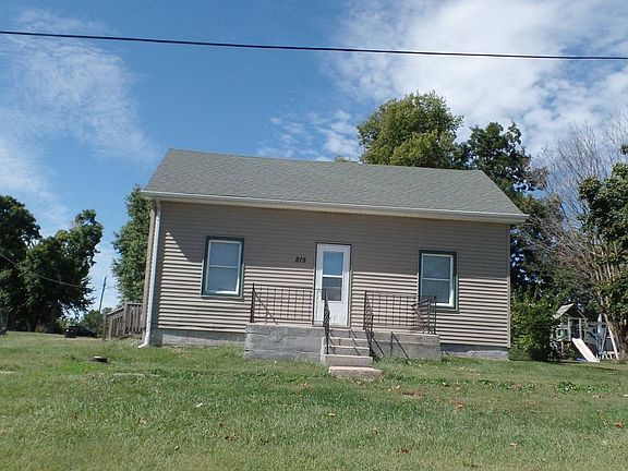 2nd image of 215 S Stanford St