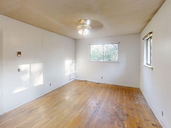4th image of 7616 Austin Dr