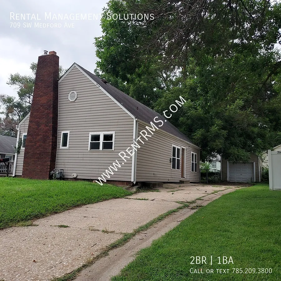 709 Sw Medford Ave - 2 Bed/1 Bath — Photo 2