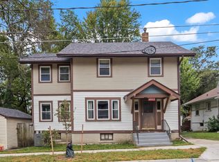 4012 Pleasant St, Des Moines, IA 50312