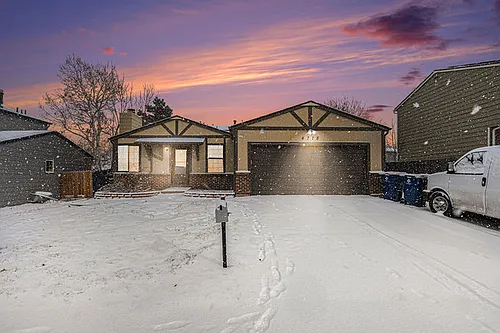 4778 S Pitkin Way Photo 1