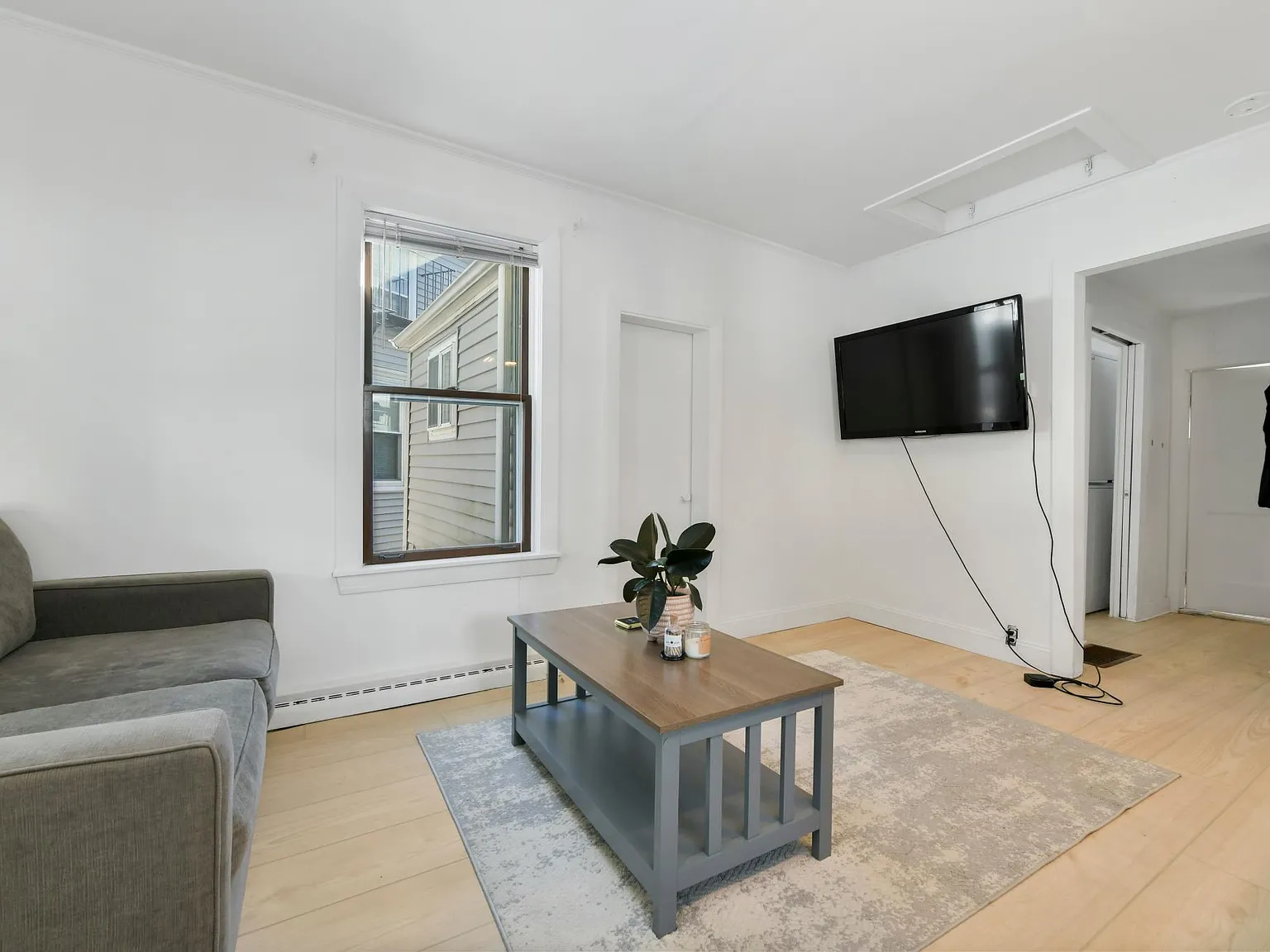 23 Tafts Ave — Photo 2