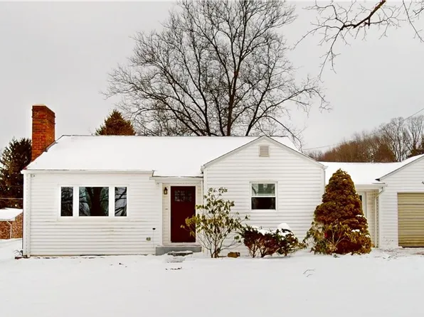 820 Sunset Dr, Butler, PA 16001