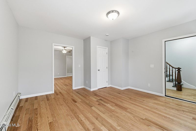 5th image of 902 24th Street