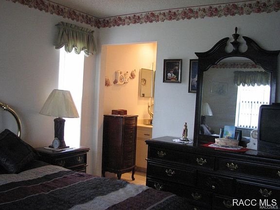 3rd image of 3343 S Royal Oaks Dr