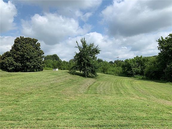 4th image of 2420 W Nc 10 Hwy