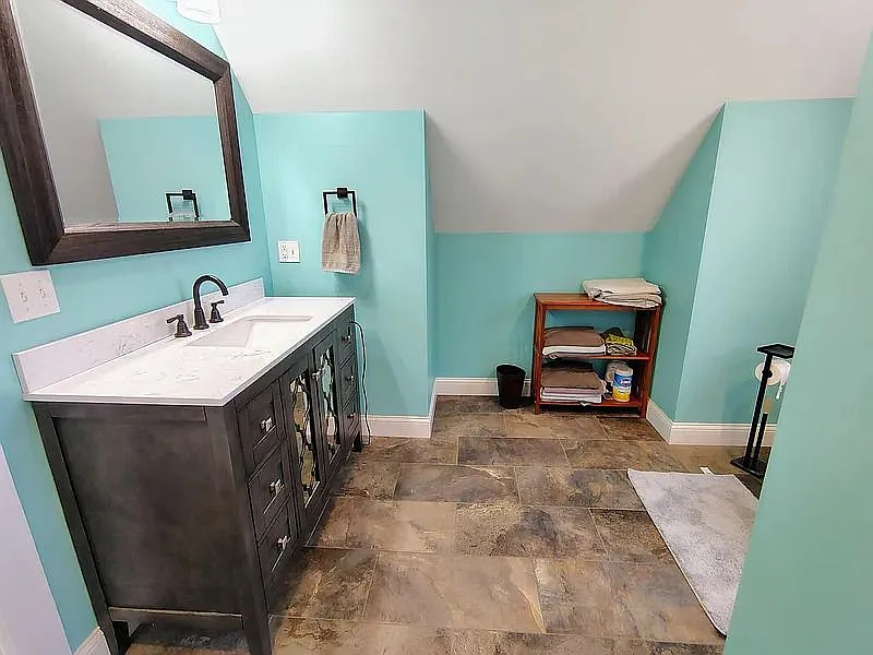 3 bed, 2.5 bath, 2050 sqft, $2,500 — Photo 3